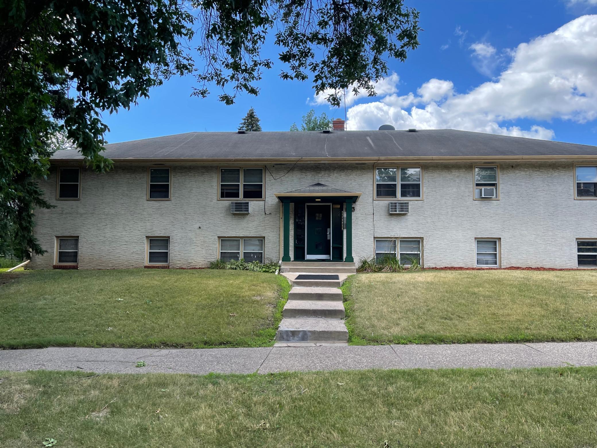 124 Stanley Street E