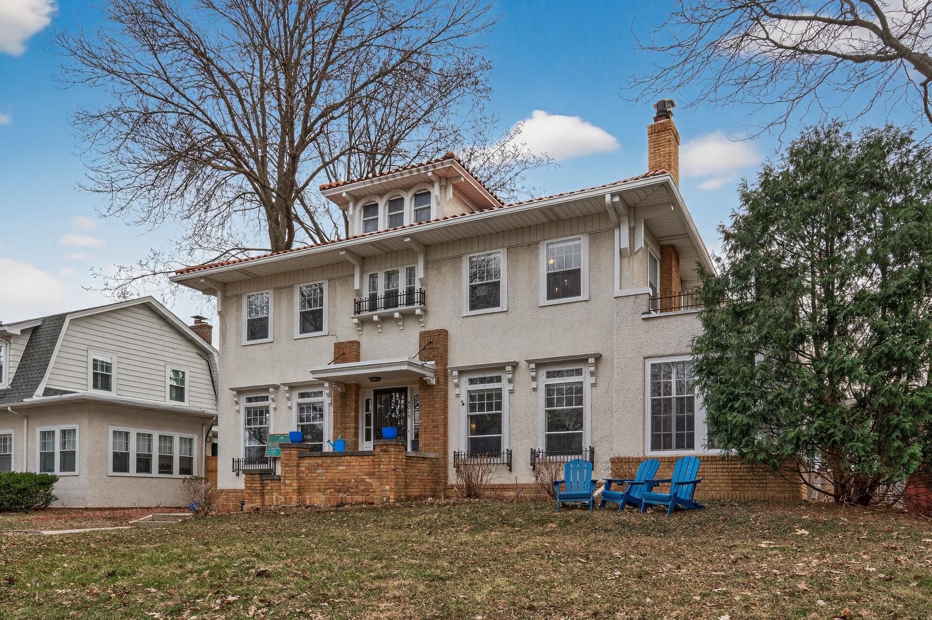 5015 Fremont Avenue S