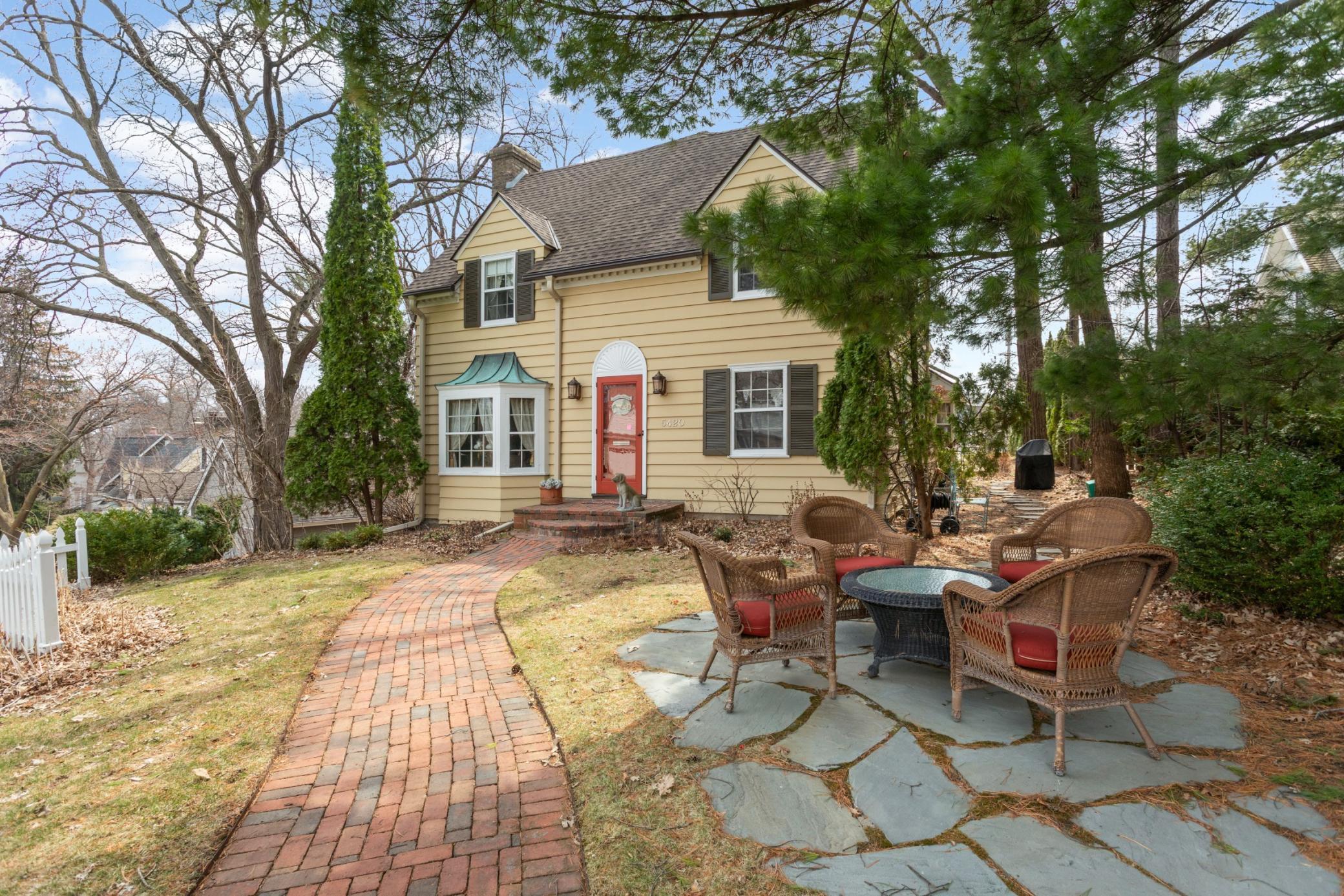 5420 Woodcrest Drive