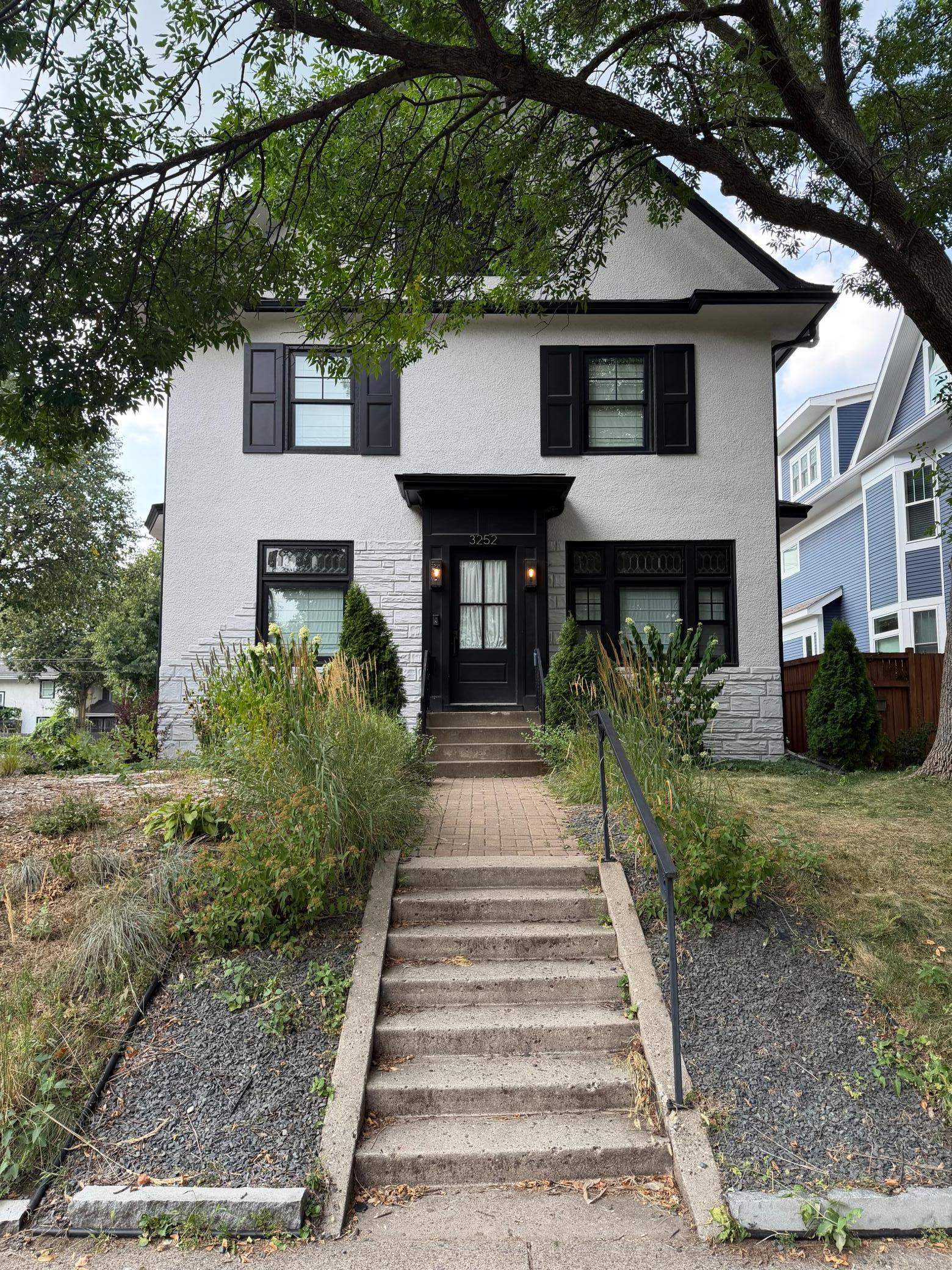 3252 Dupont Avenue S