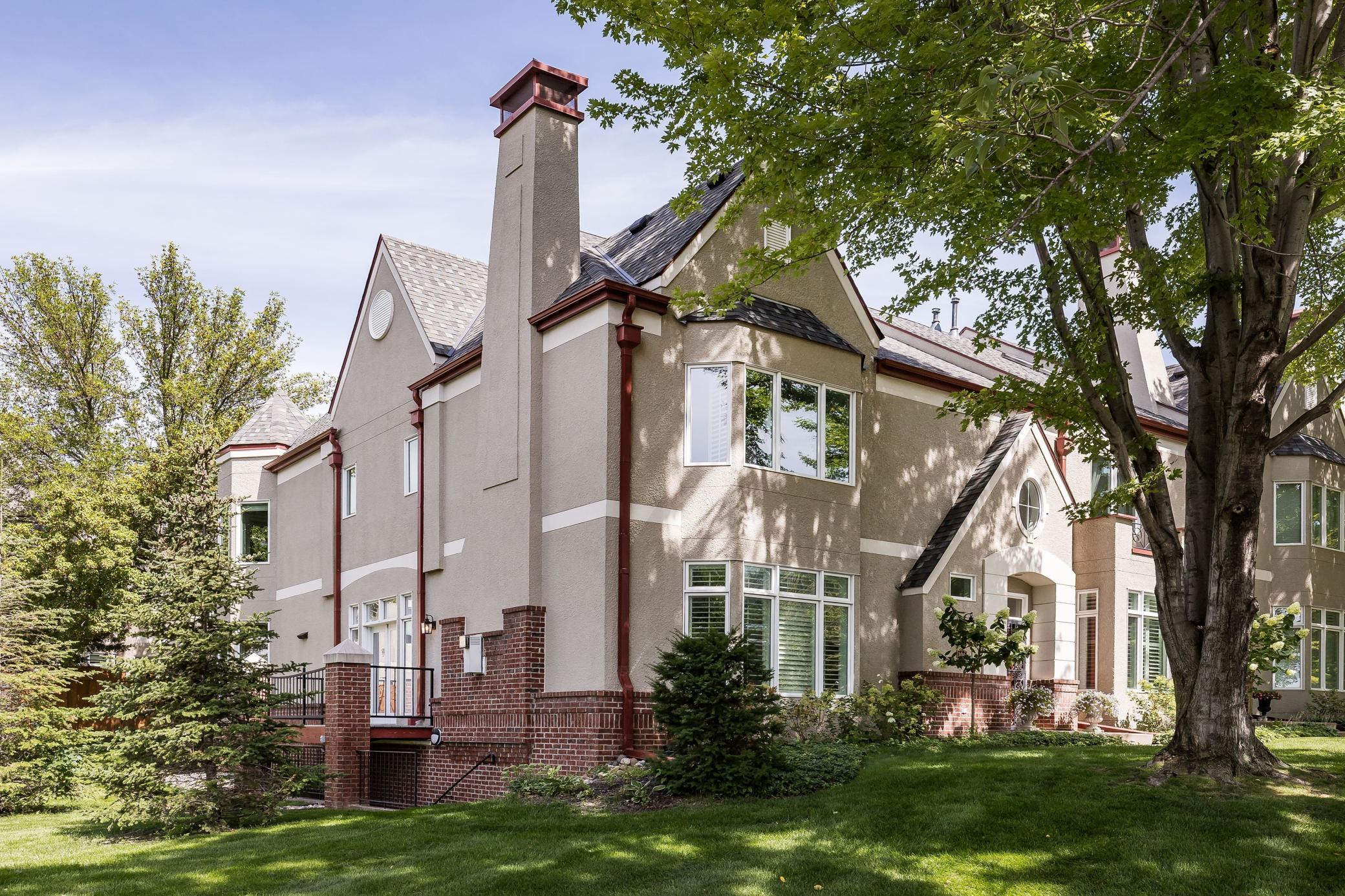 106 Coventry Lane
