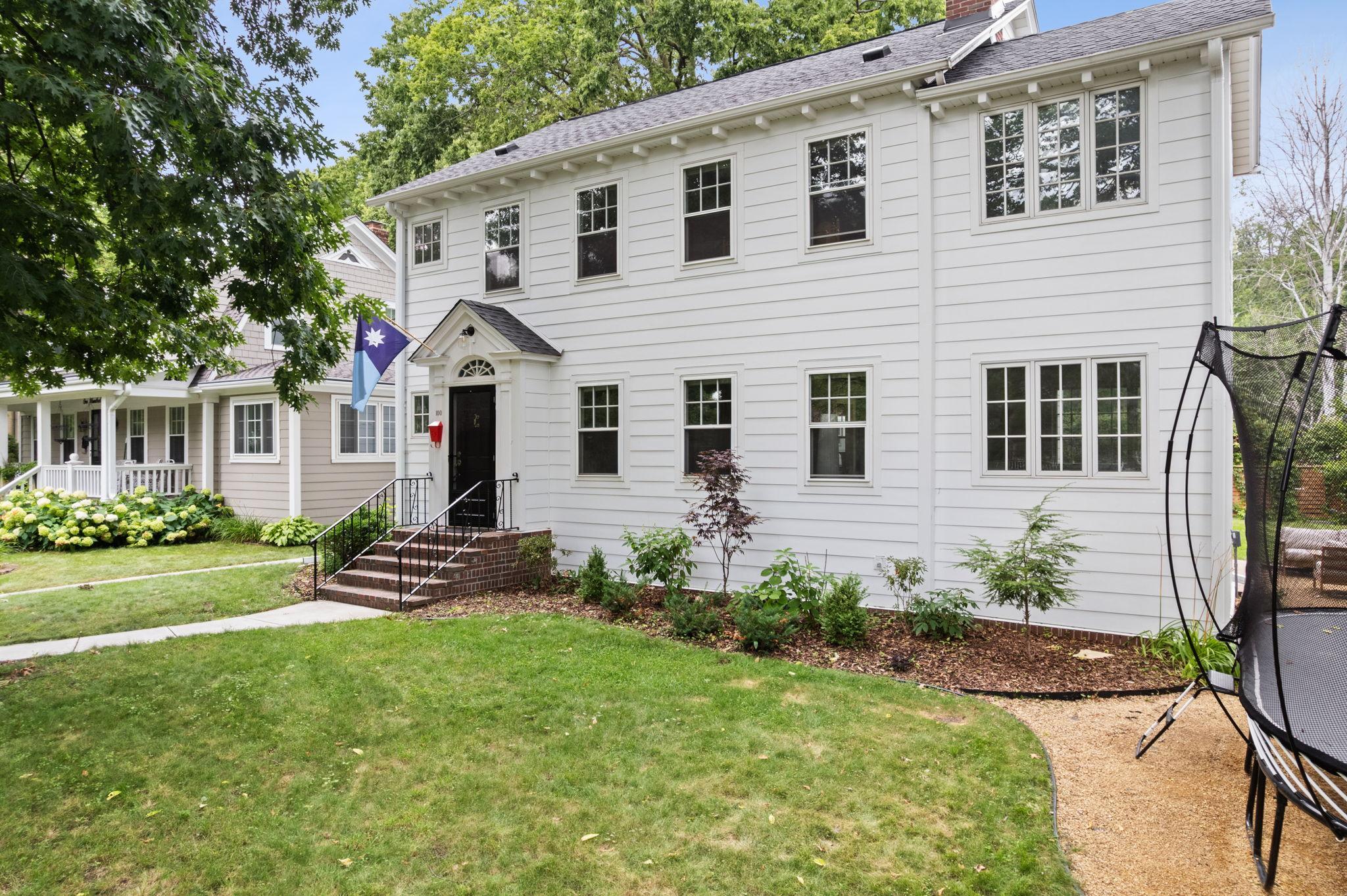 100 W 52nd Street