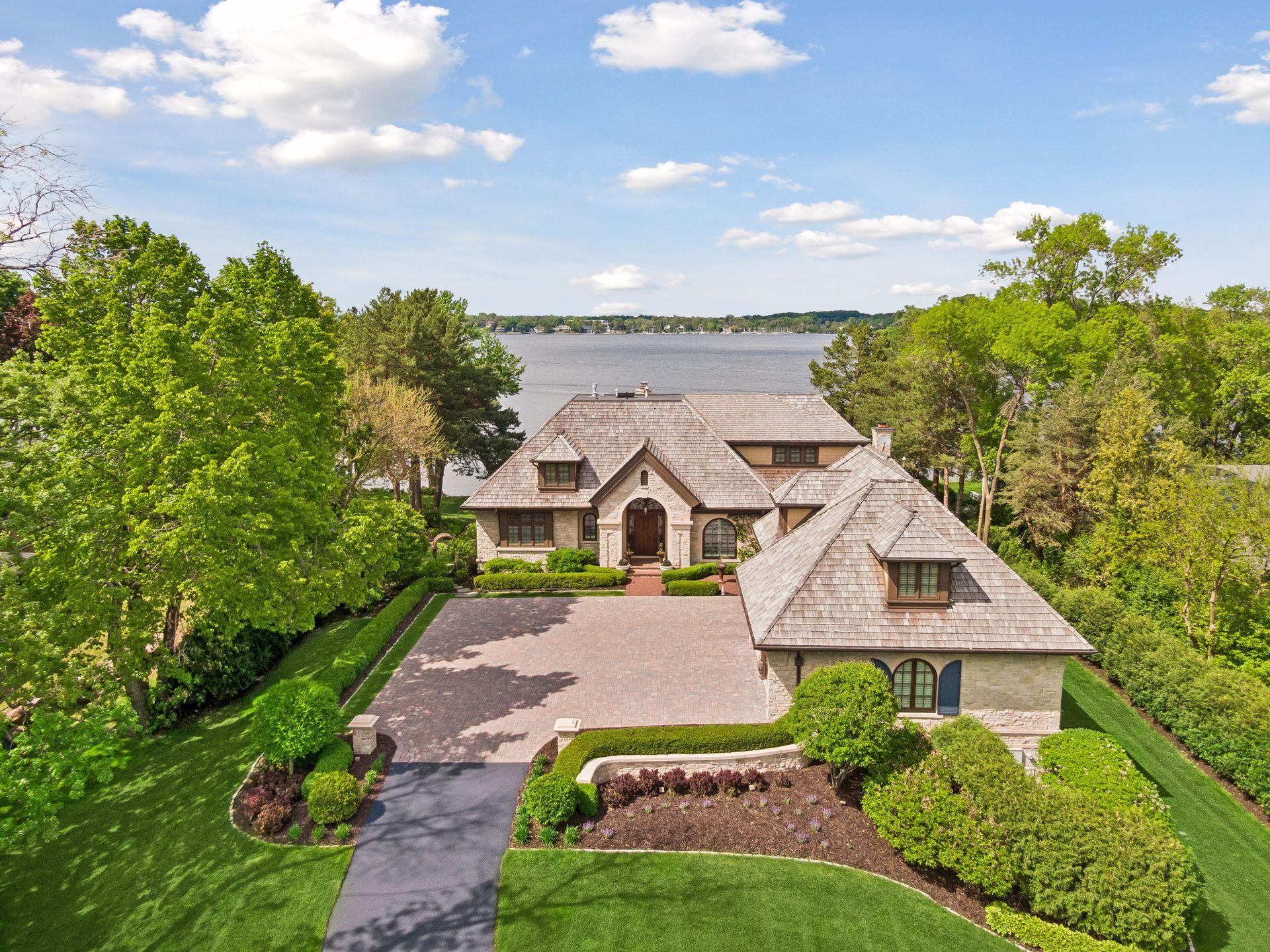 2700 Stone Arch Road
