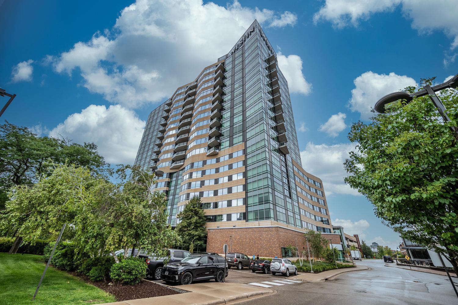 3209 Galleria Unit: 1502