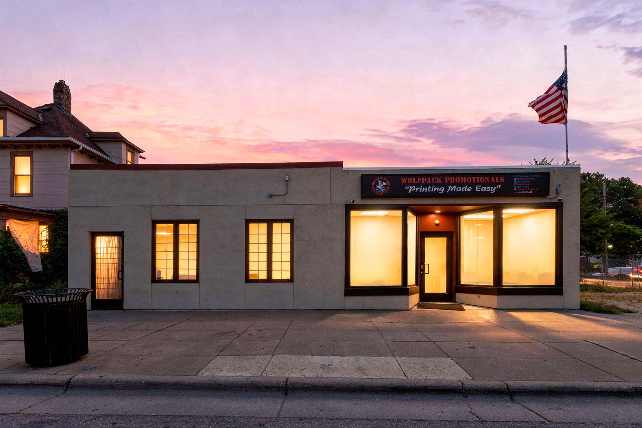 2038 W Broadway Avenue
