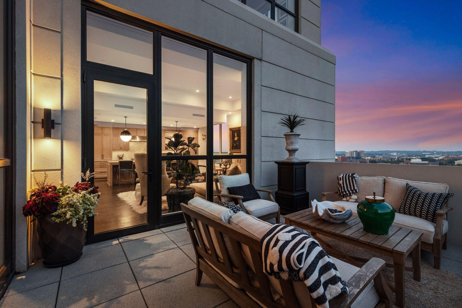 1111 W River Parkway Unit: 15E