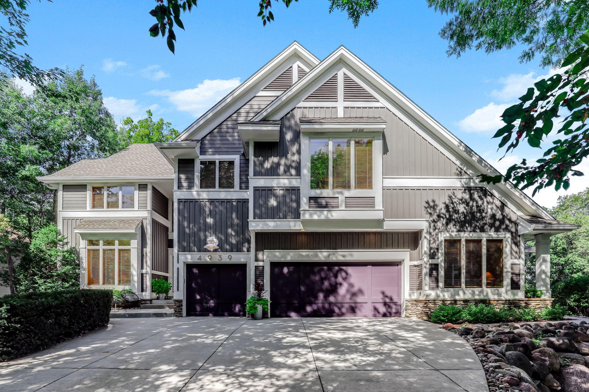 4939 Whispering Way