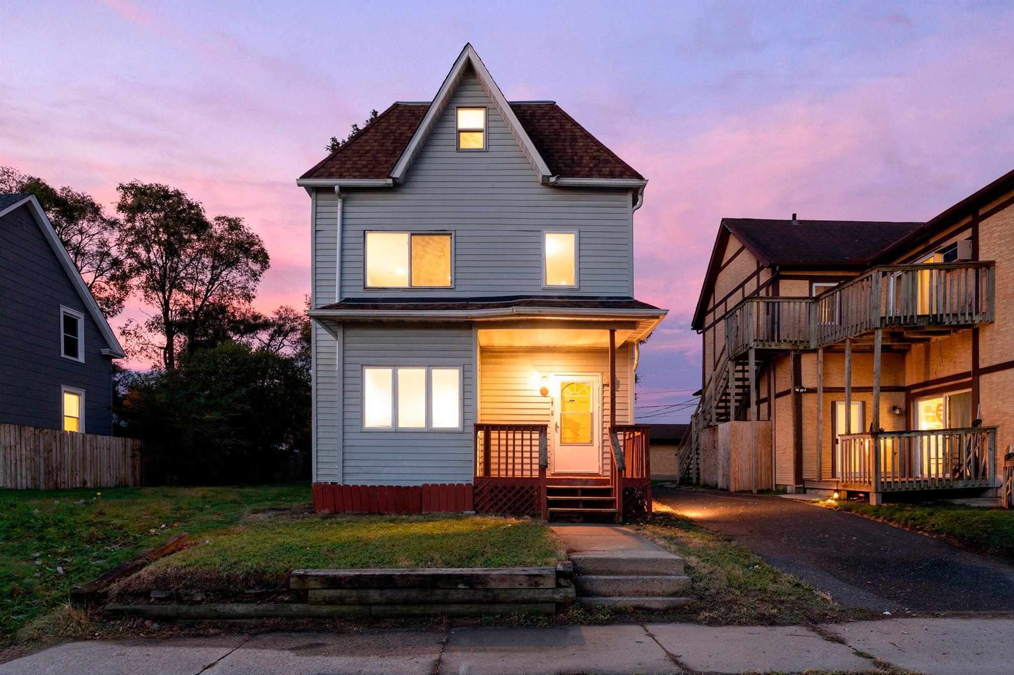 1066 Ross Avenue