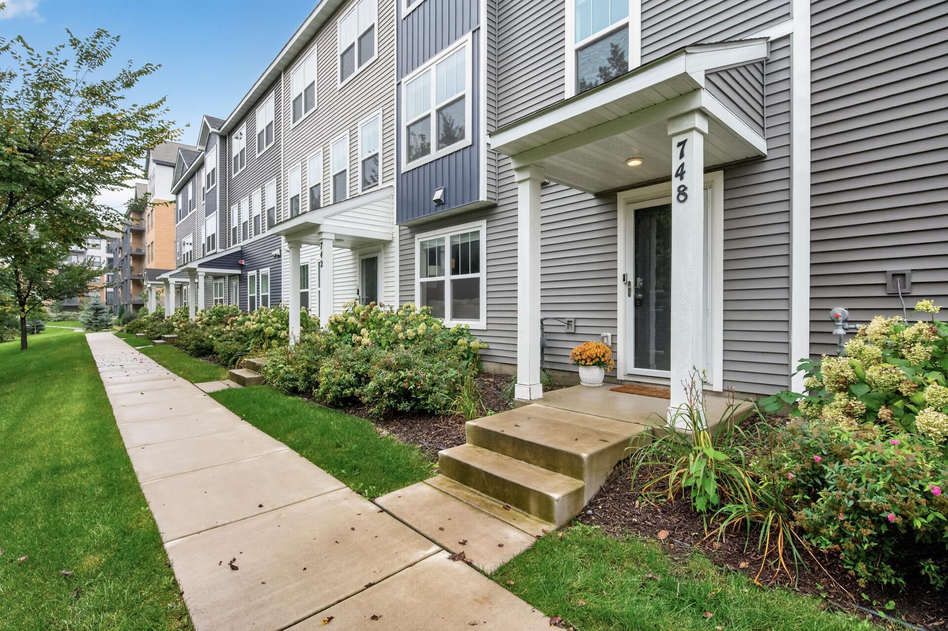748 Midtown Lane Unit: 02