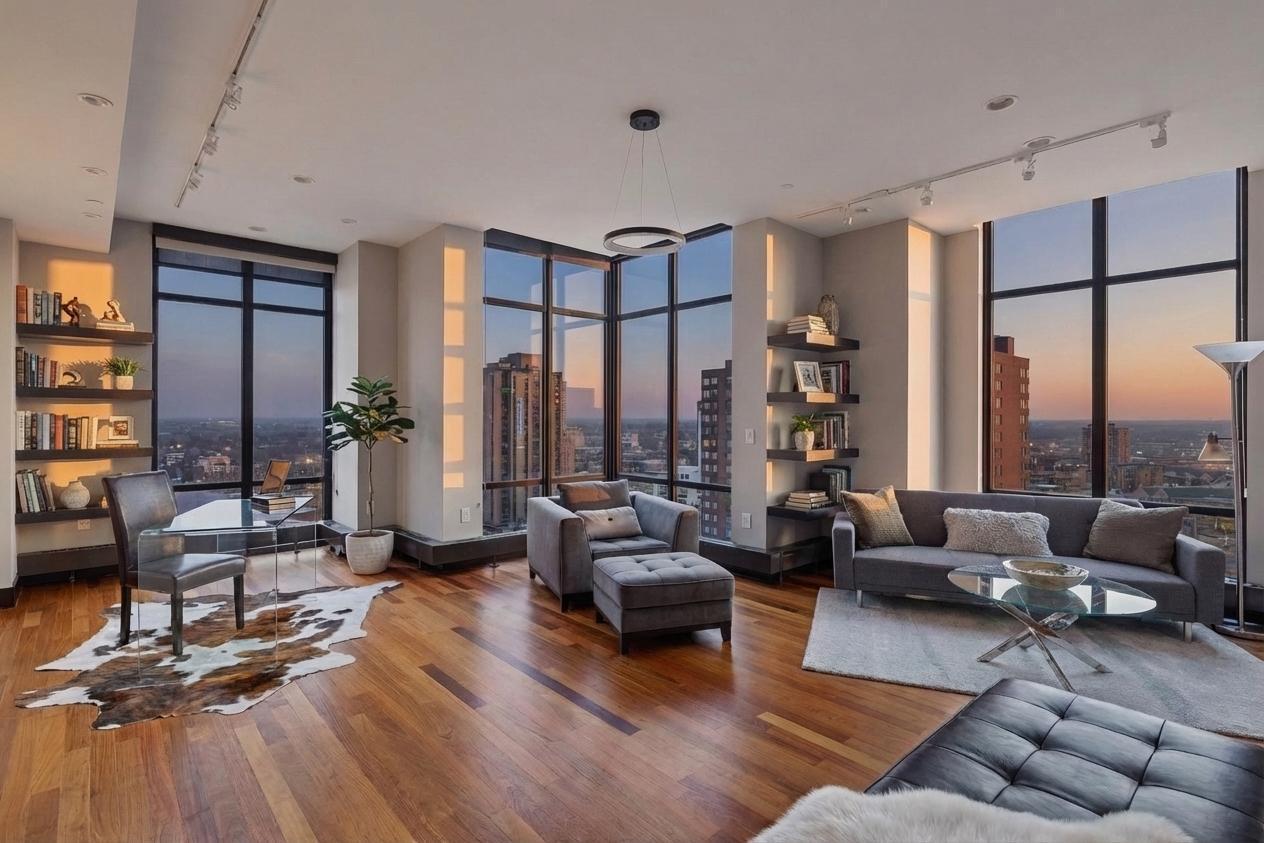 201 S 11th Street Unit: 2100