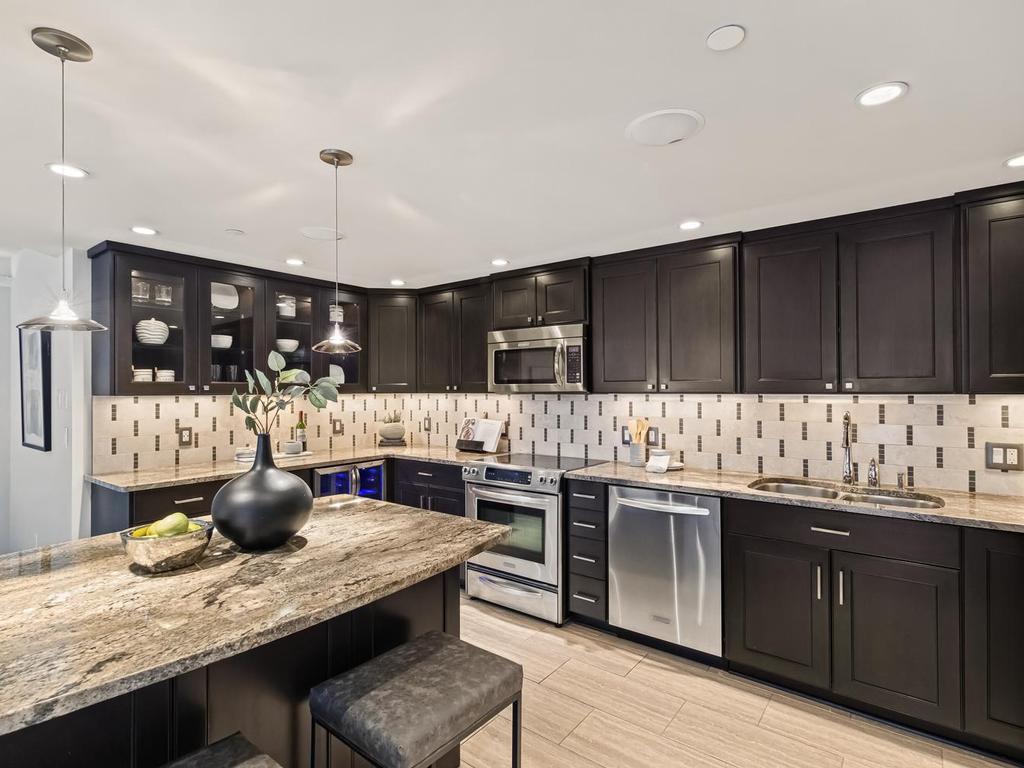 1225 Lasalle Avenue Unit 1503