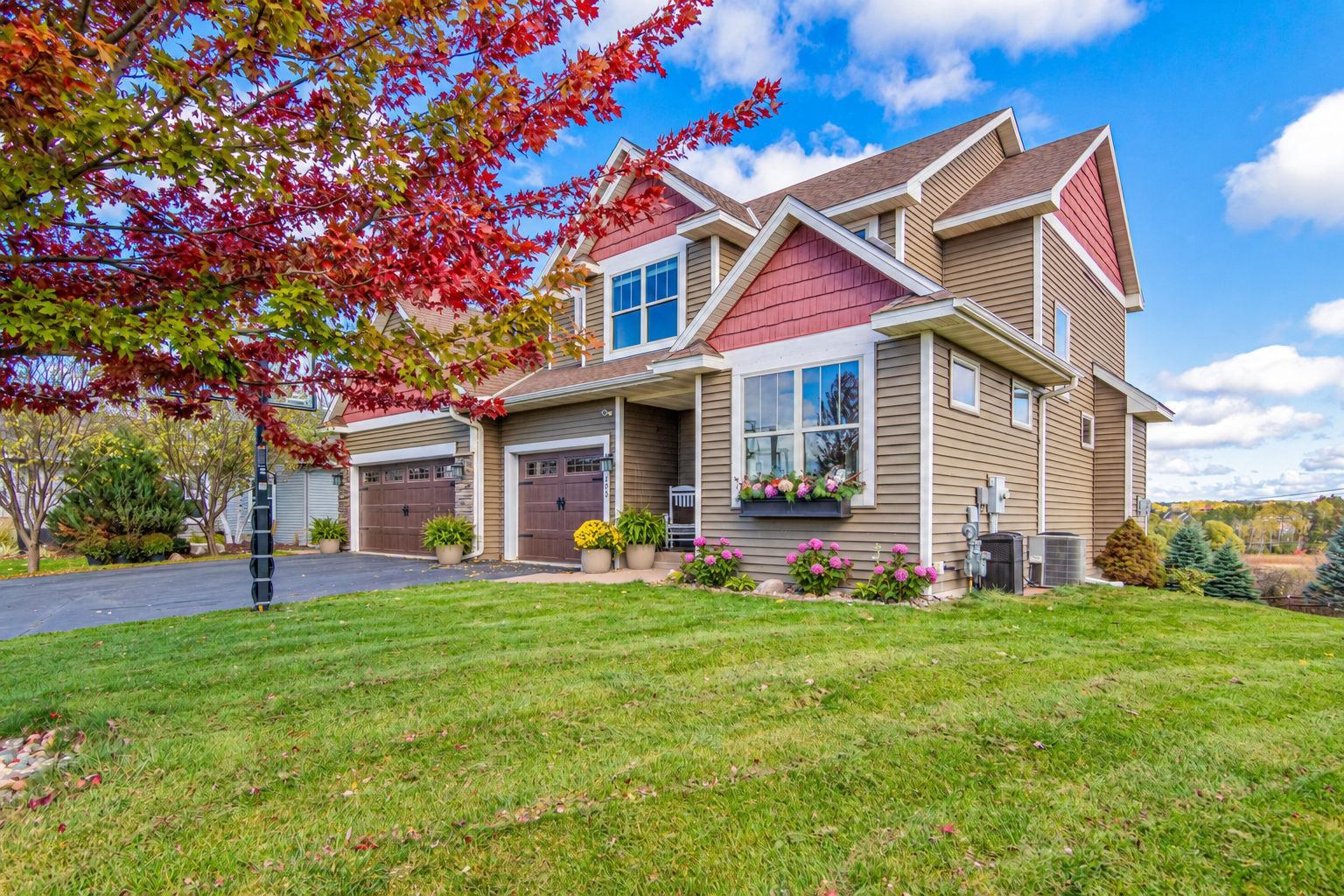 643 Parkside Court