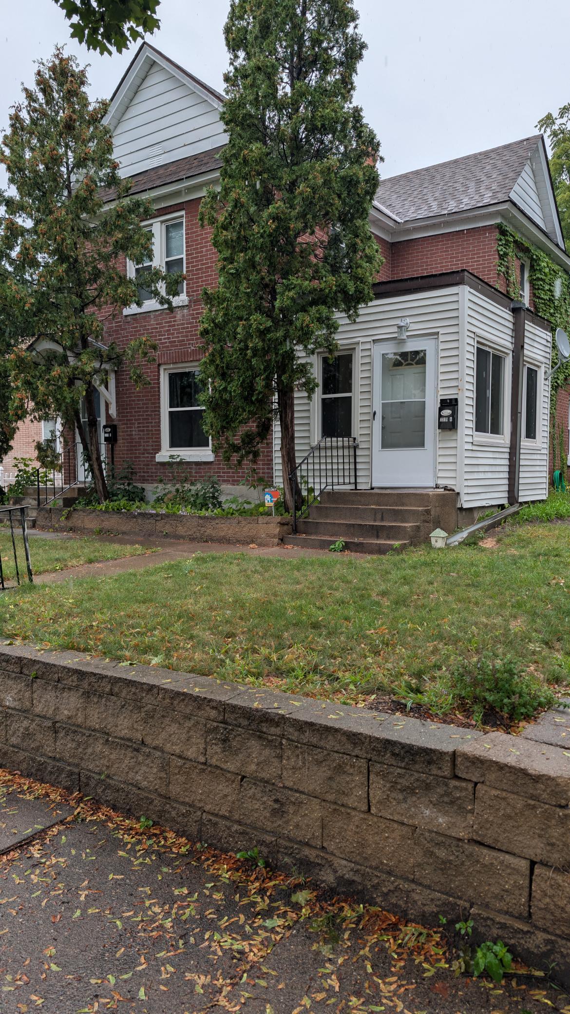 2319 4th Street NE