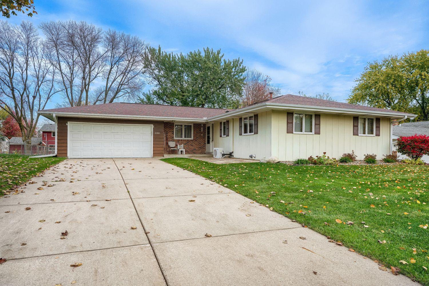 2100 Tamarack Lane