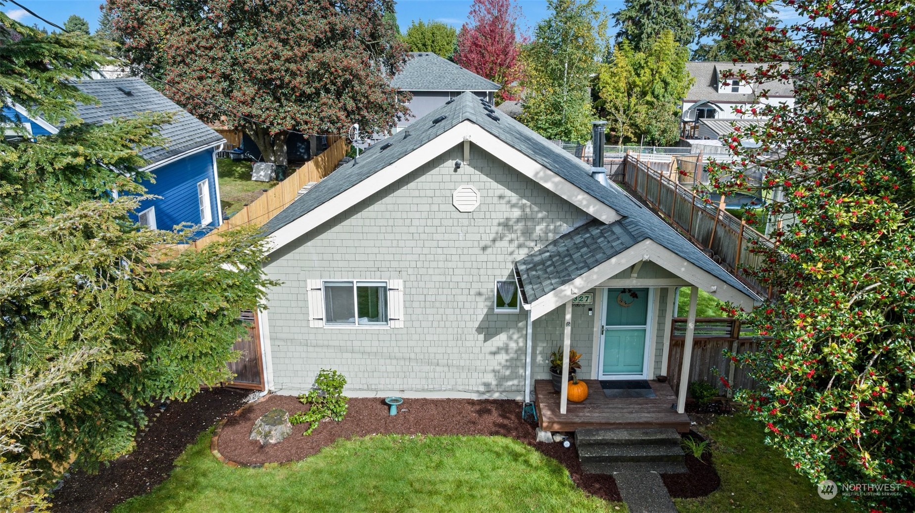 2327 Lexington Avenue