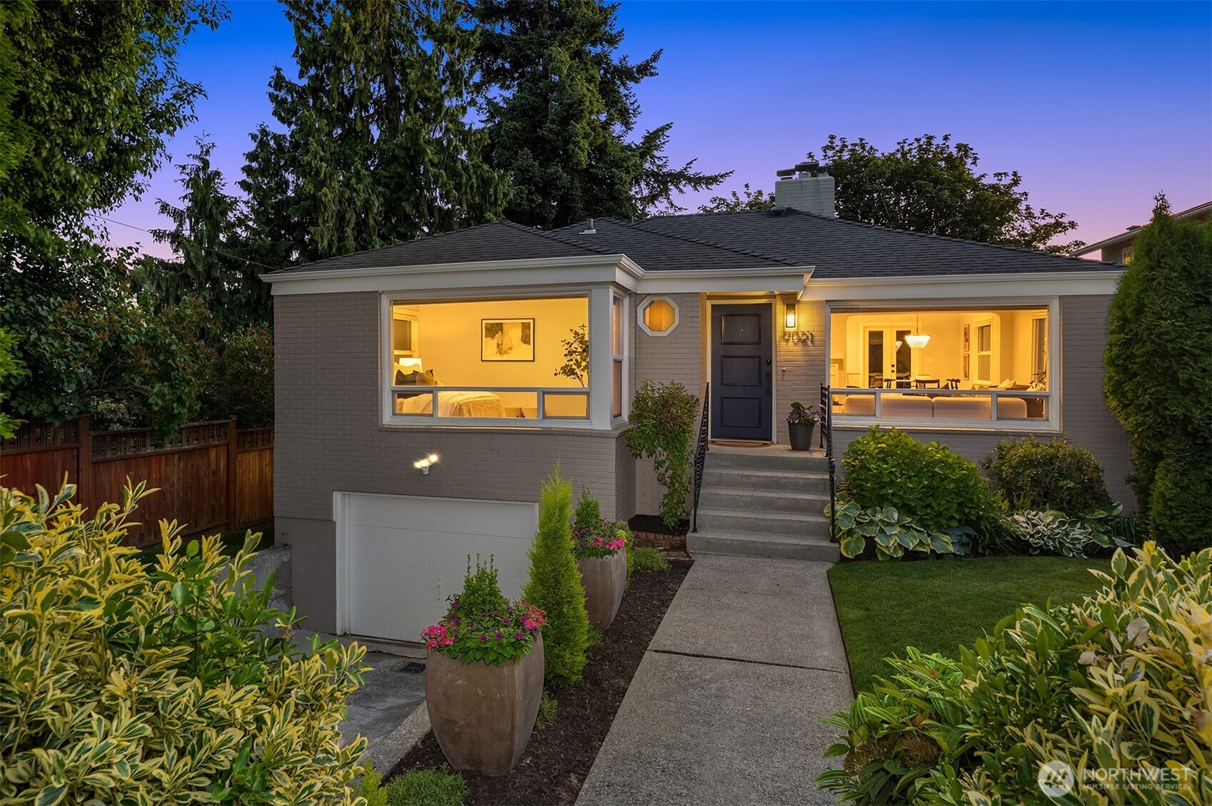 9021 Phinney Avenue N