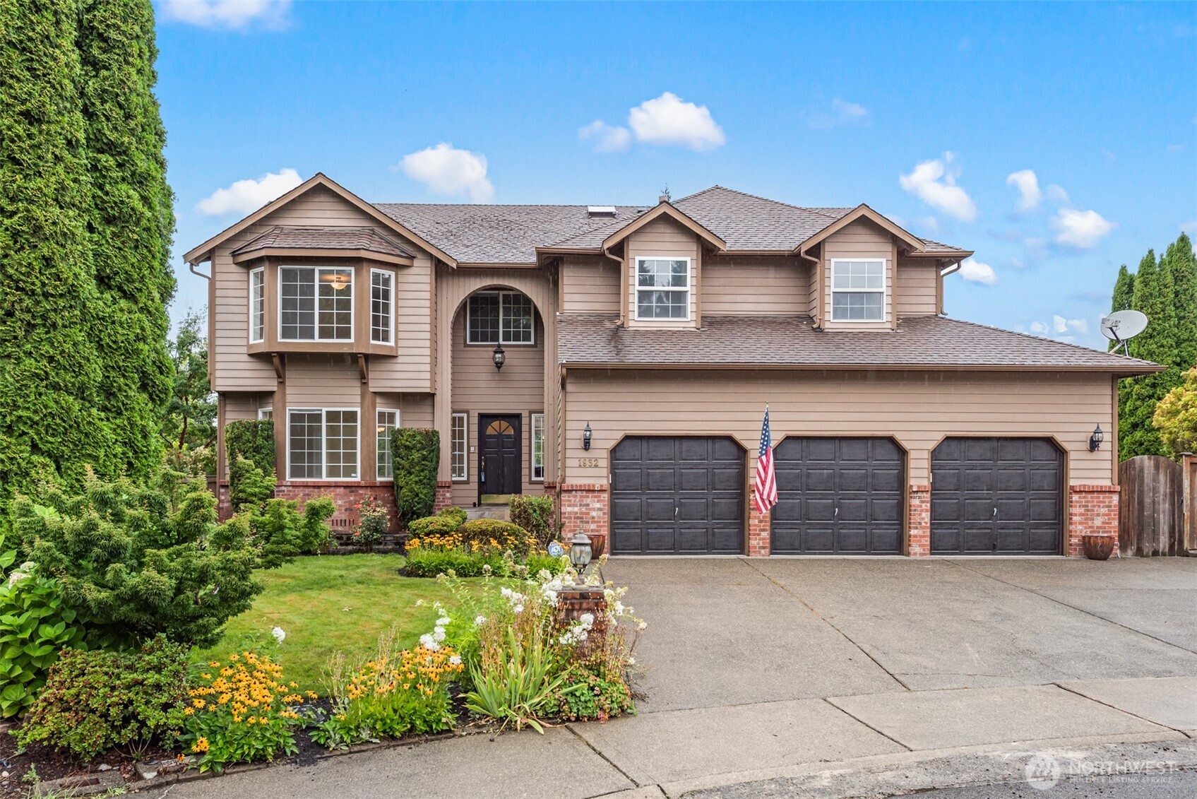 1932 S 370th Court