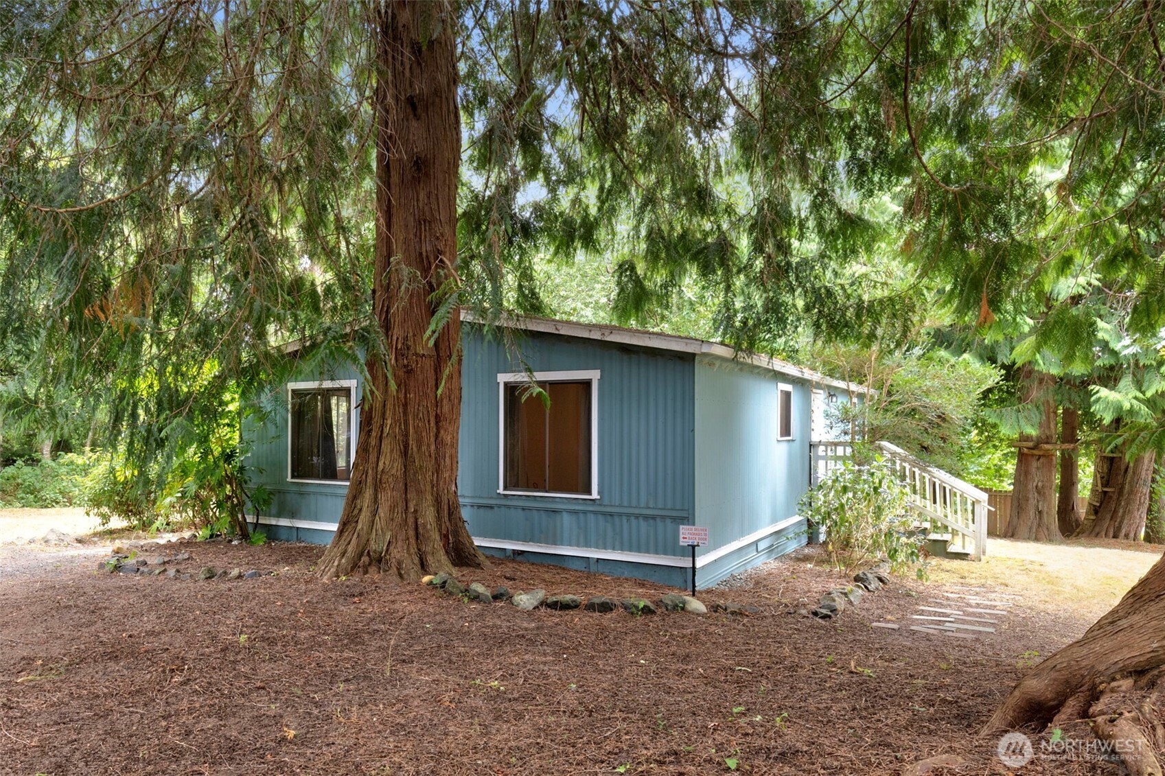 27648 Woodside Road NE