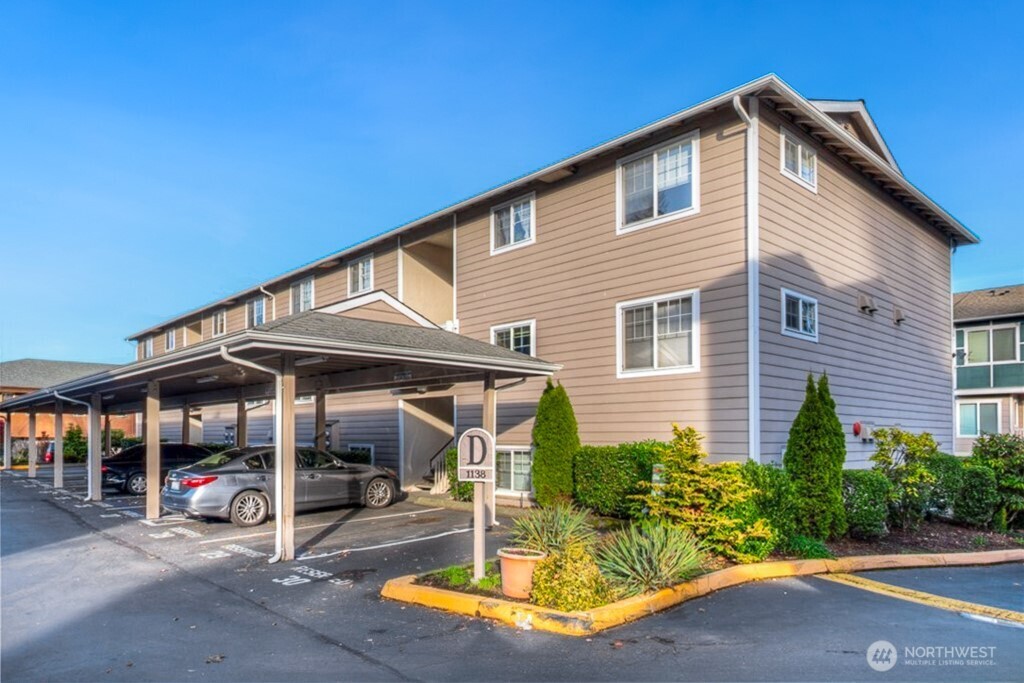 1138 N 198th Street Unit: D303