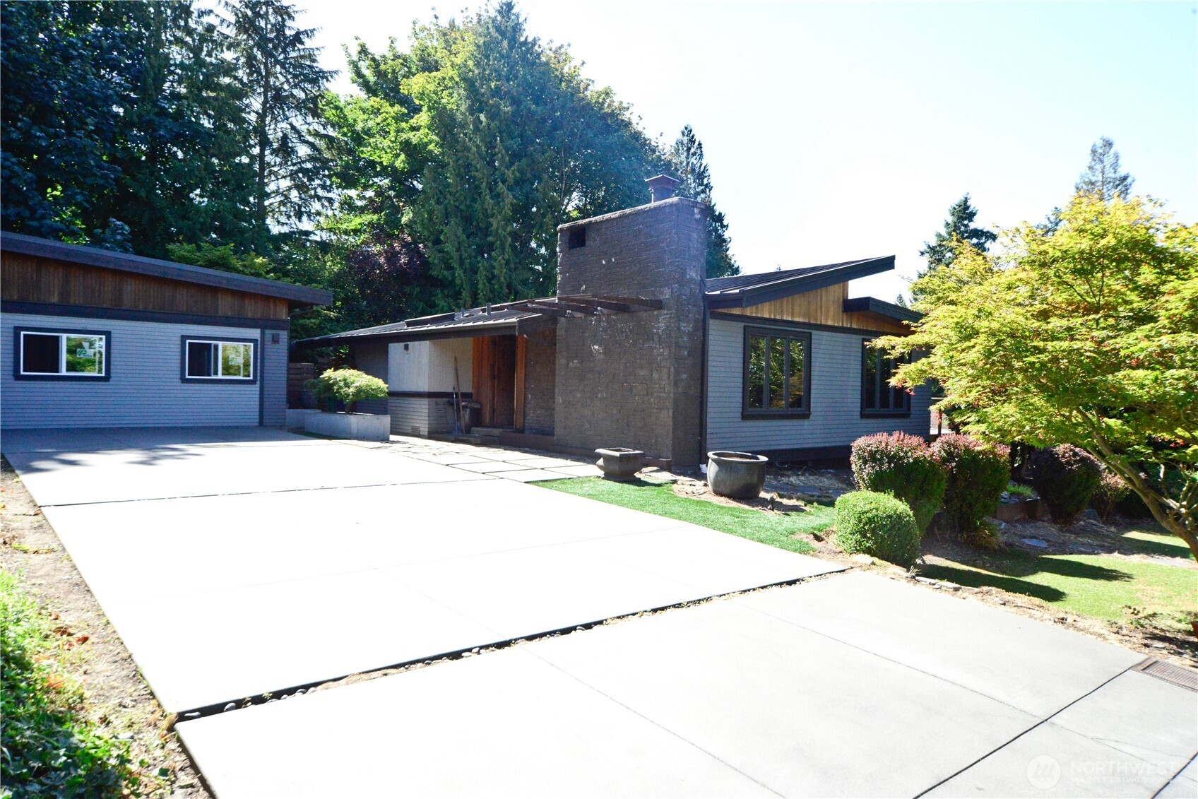 11809 NE 74th Street Unit: 1-3