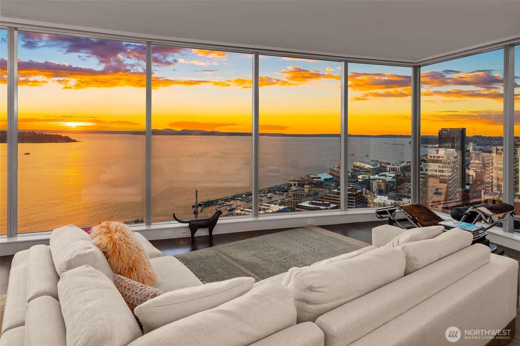 1521 2nd Avenue Unit: 2800