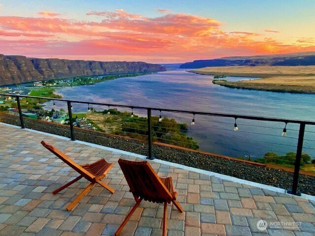 9769 crescent bar Road NW