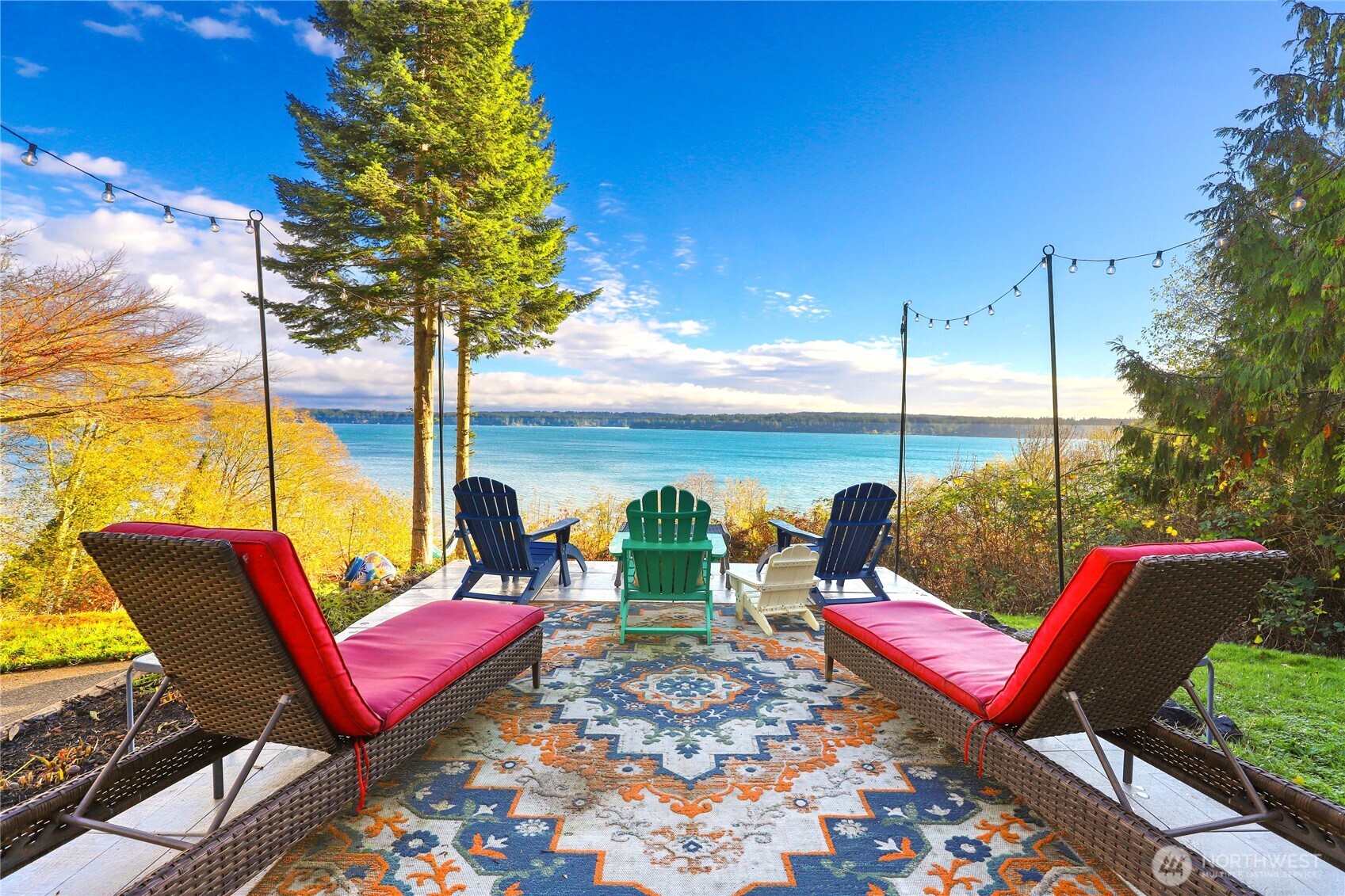 2049 NE Amhurst Court