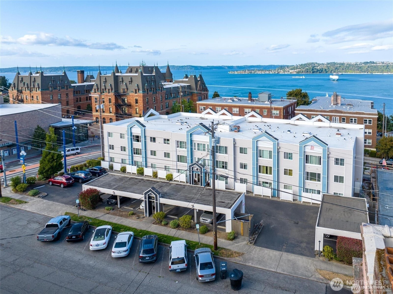 25 N Broadway Street Unit: 301