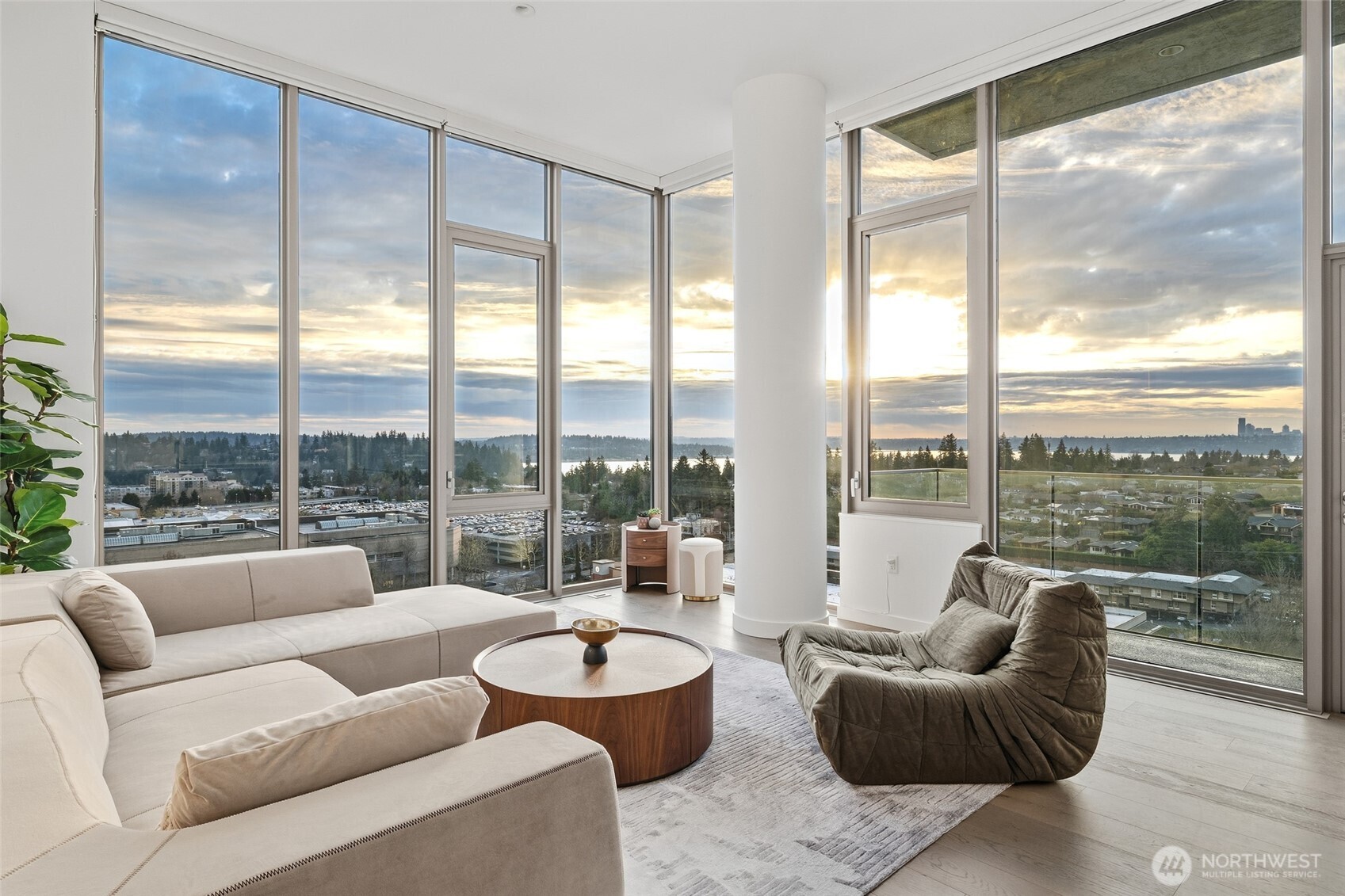 10232 NE 10th Street Unit: 1607