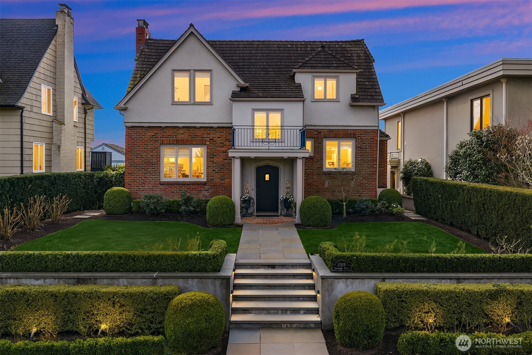 2519 Crestmont Place W