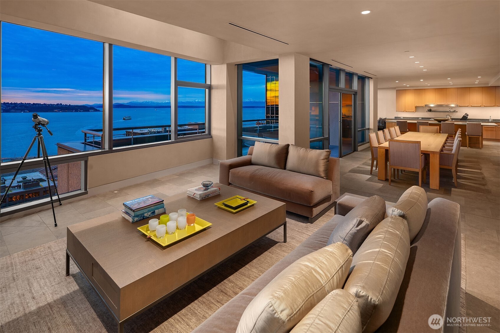 715 2nd Avenue Unit: 1501