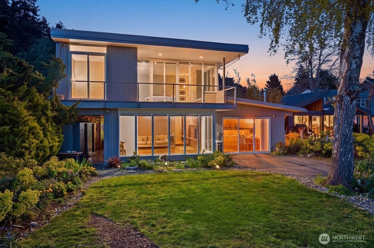 78 Point Fosdick Drive NW