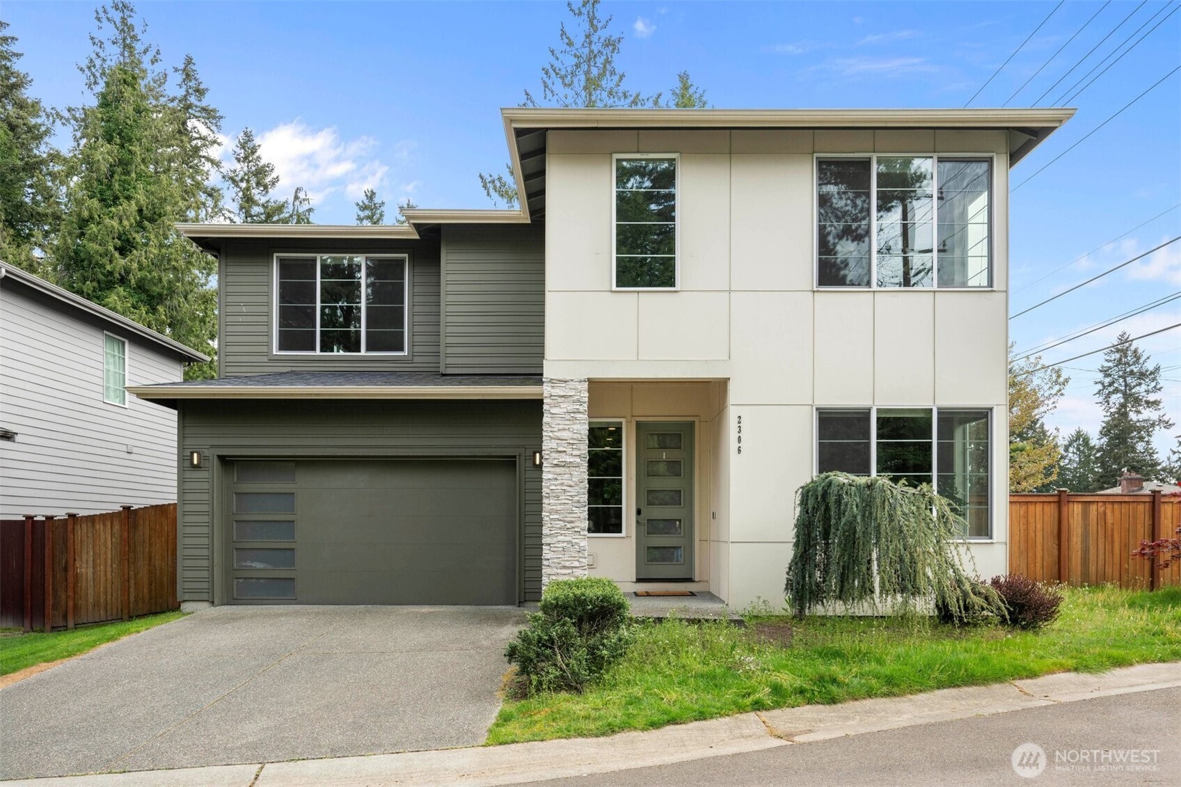 2306 NE 145th St