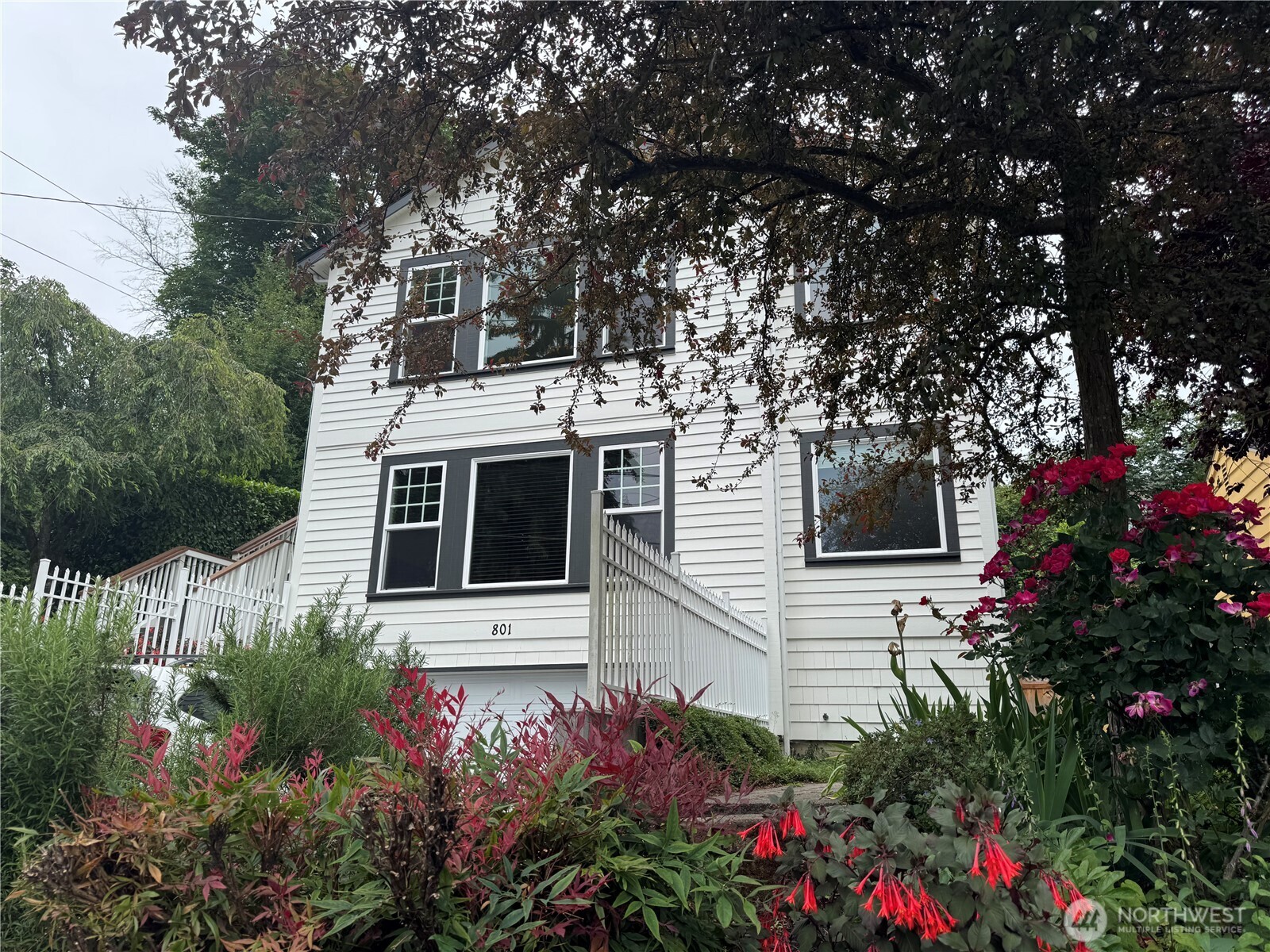 801 W Barrett Street