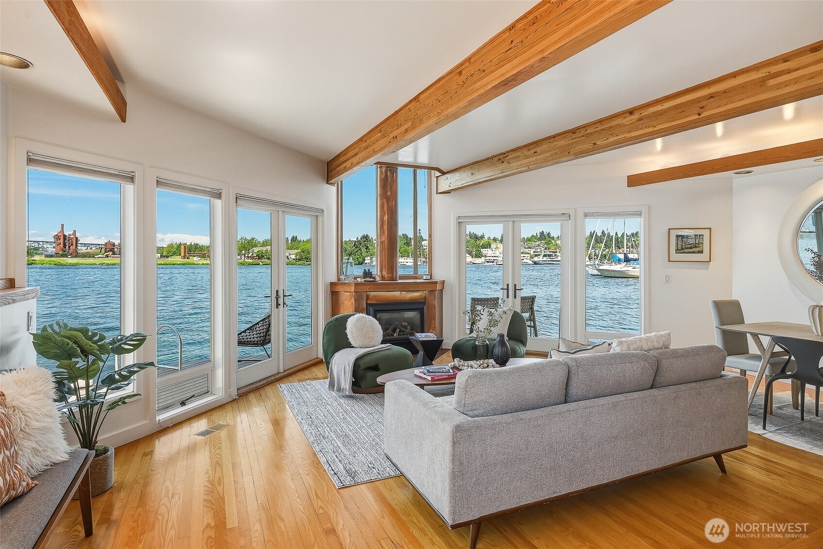 10 E Roanoke Street Unit: 8