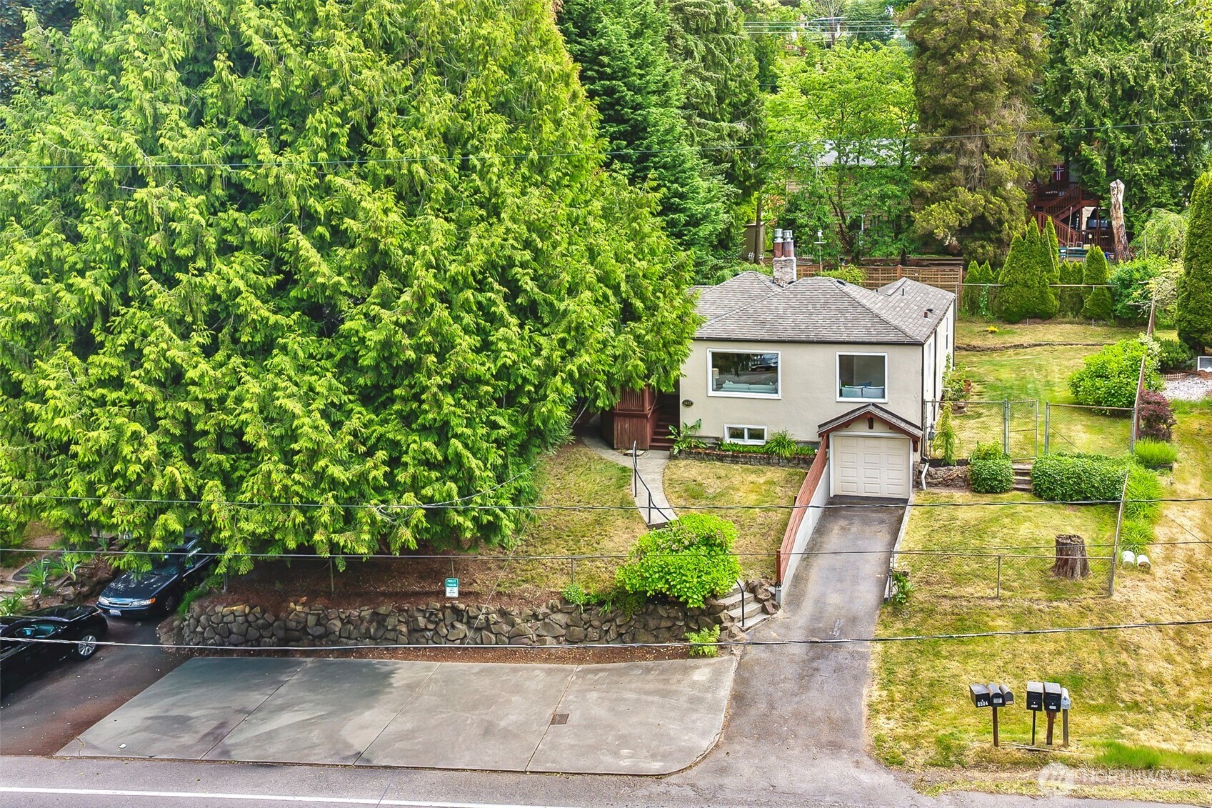 8800 Ravenna Avenue NE