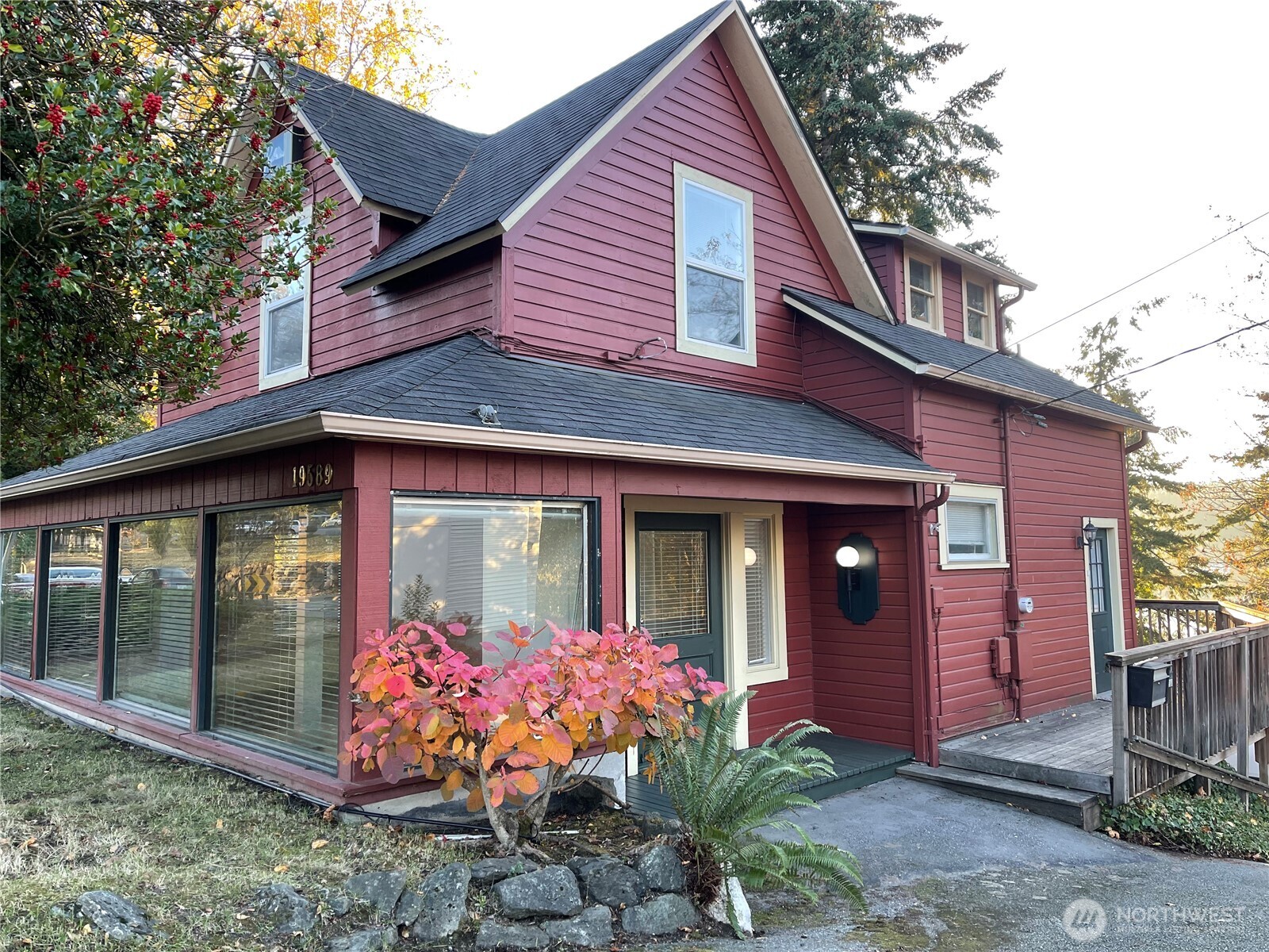 19589 Front Street NE