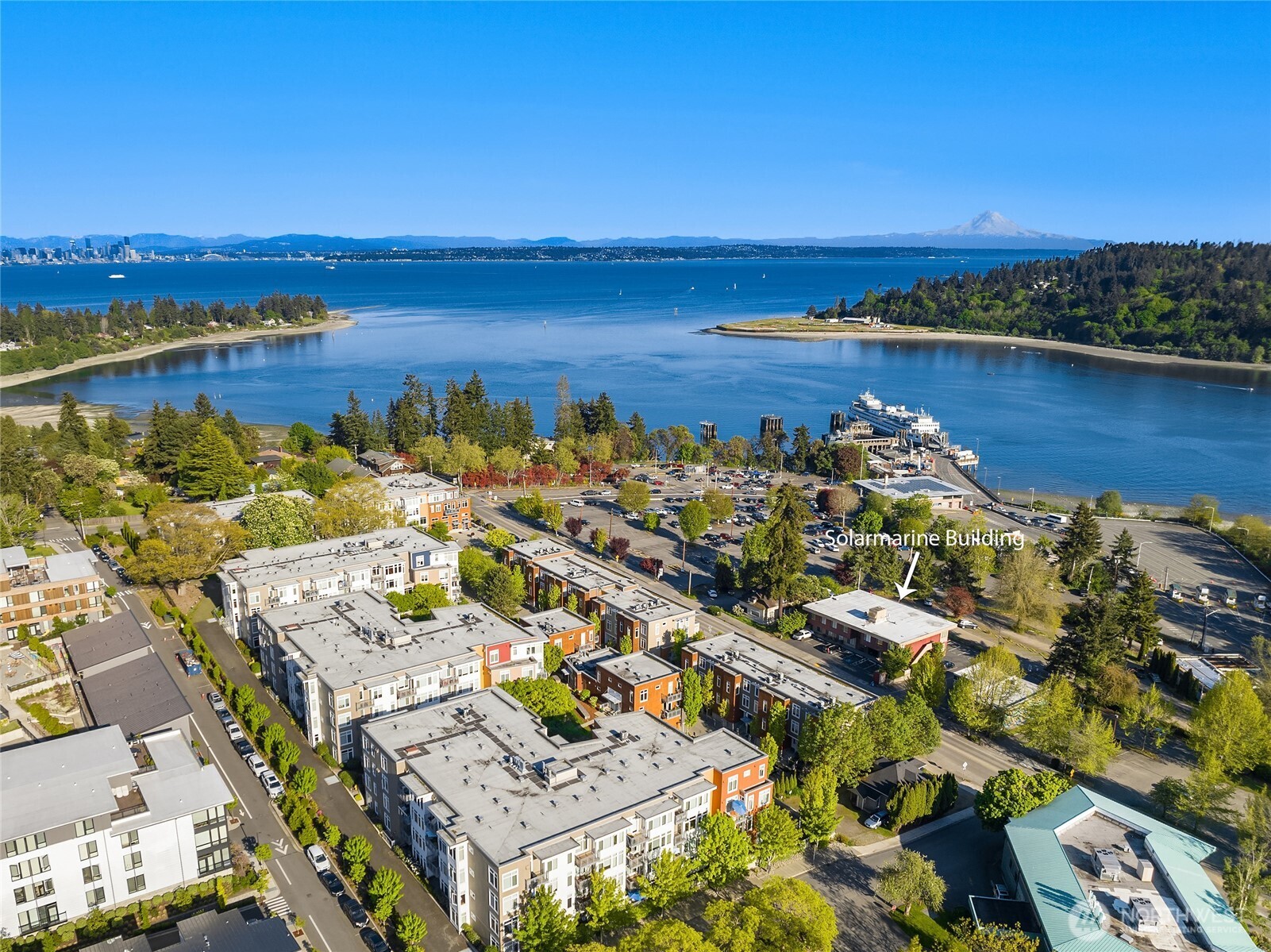 755 Winslow Way E Unit: 306