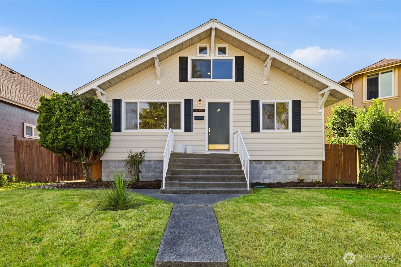 5122 N Shirley Street
