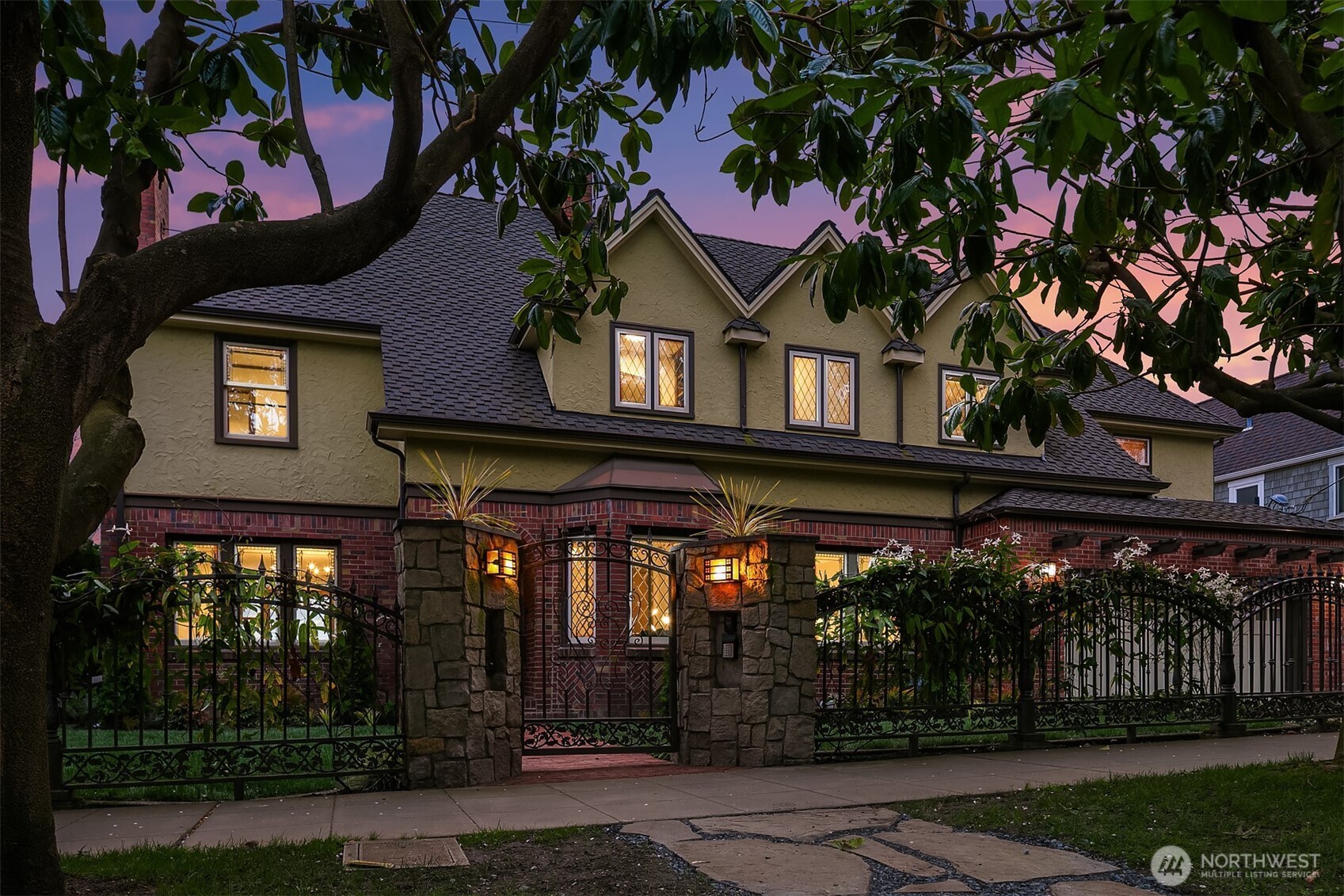 2409 29th Avenue W
