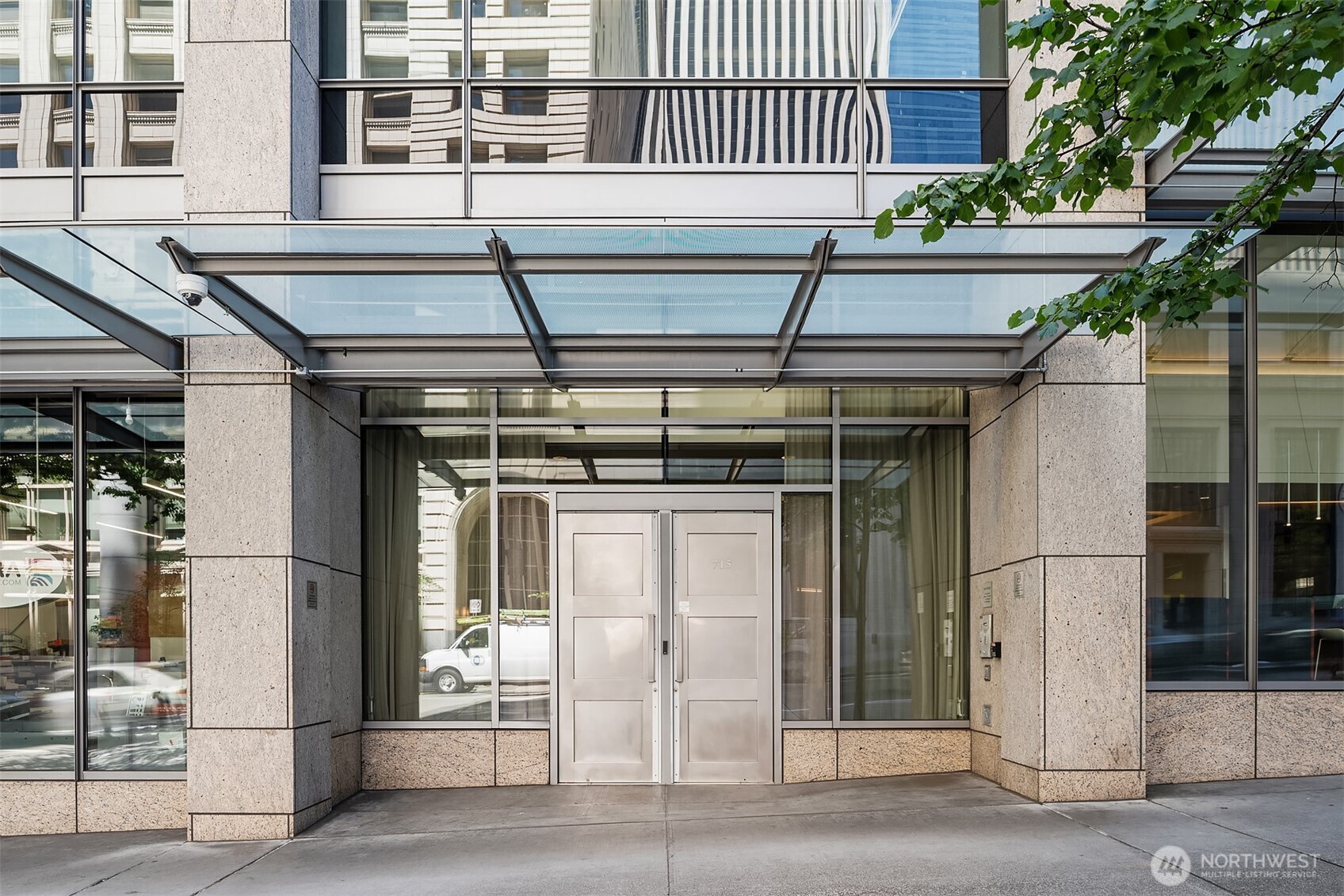 715 2nd Avenue Unit: 1505