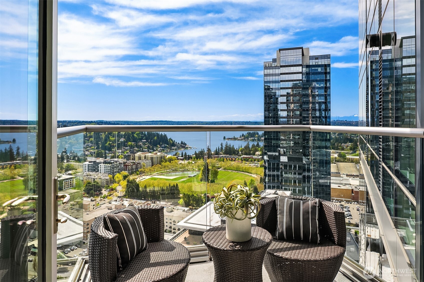 500 106th Avenue NE Unit: 3211