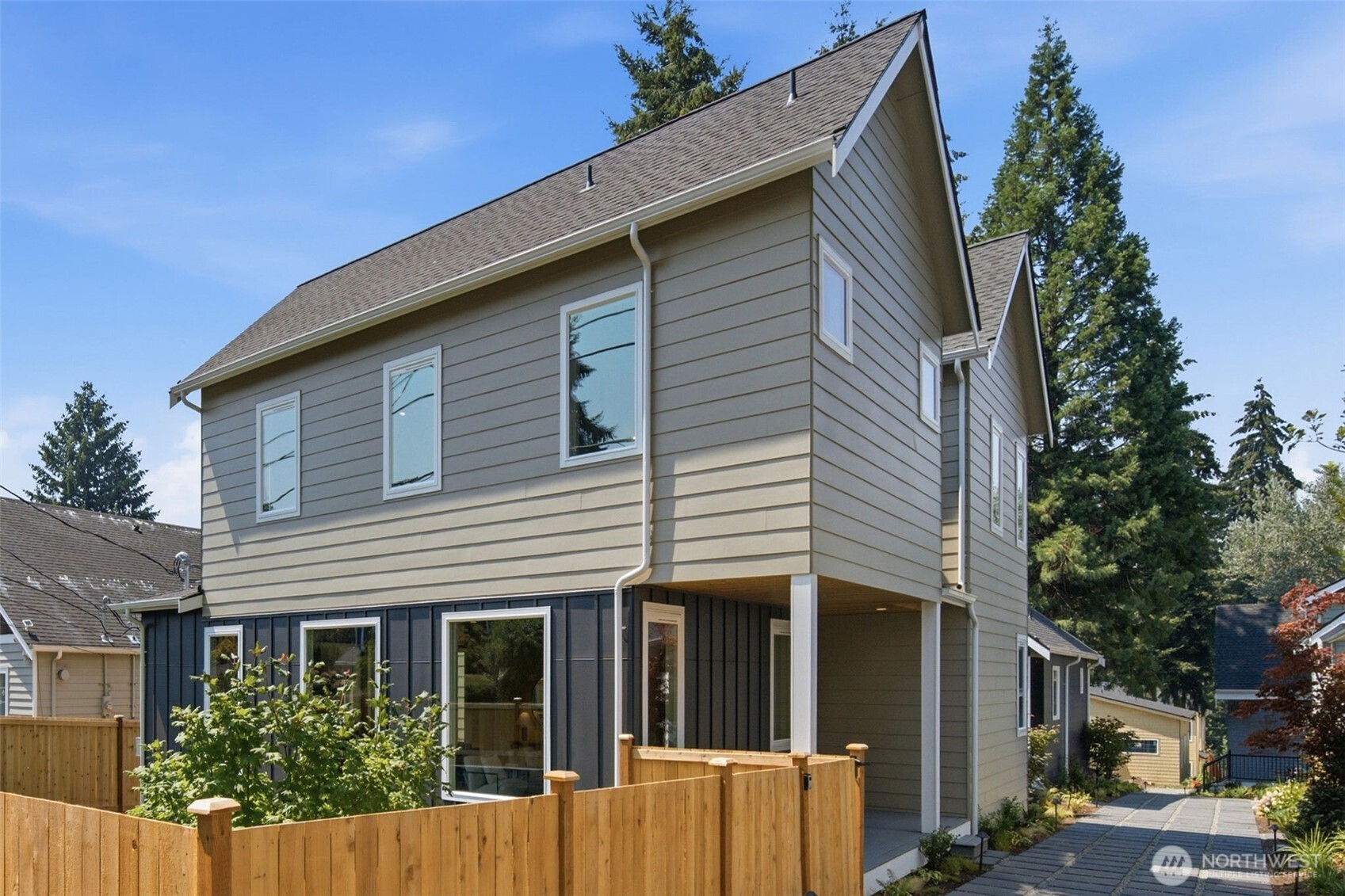 11737 40th Avenue NE Unit: A
