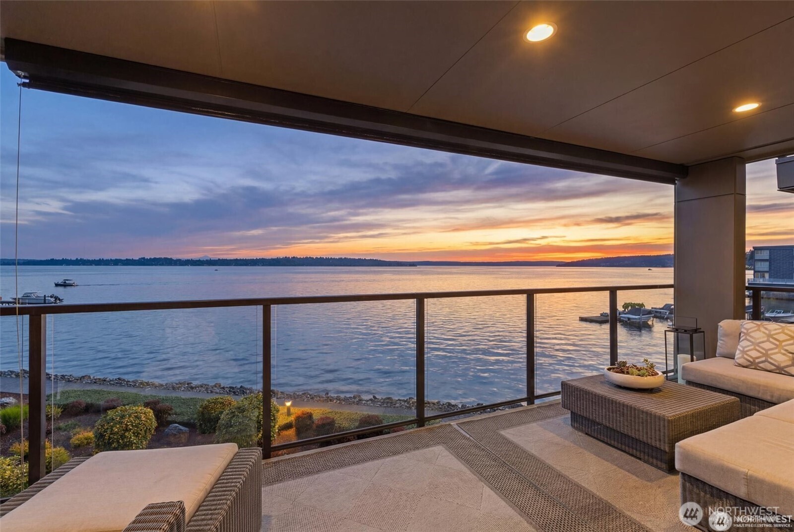 827 Lake Street S Unit: 207