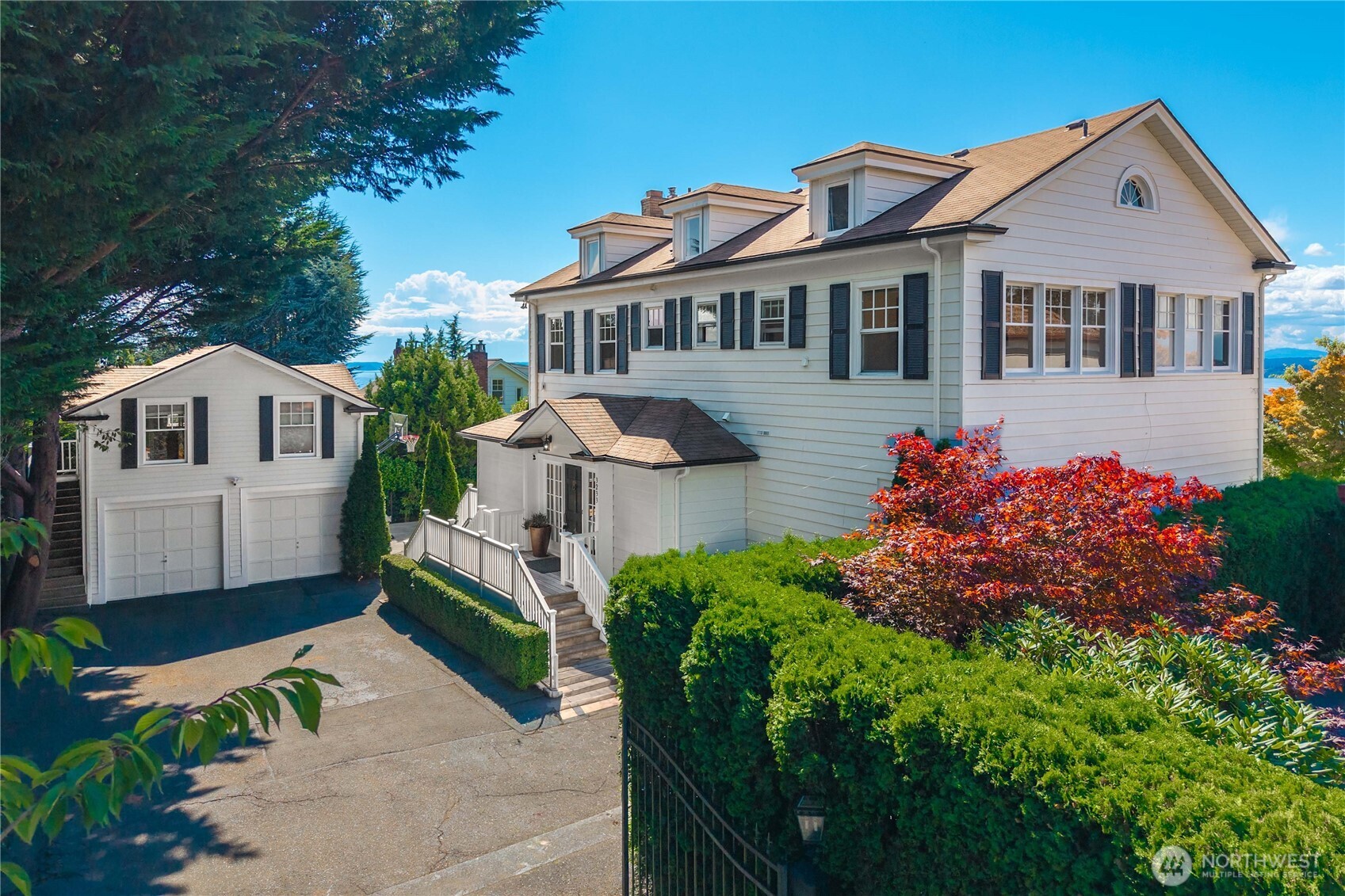 3233 Magnolia Boulevard W