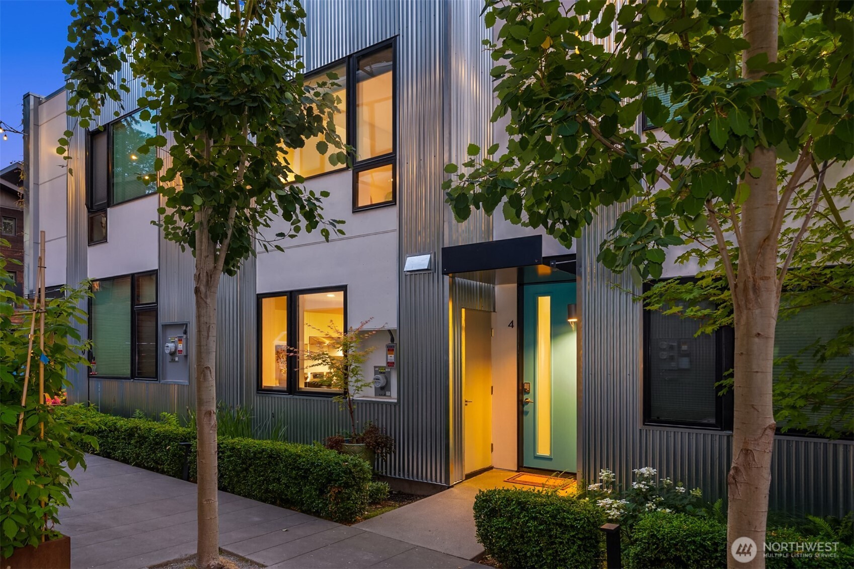 519 Madrona Avenue NE Unit: 8