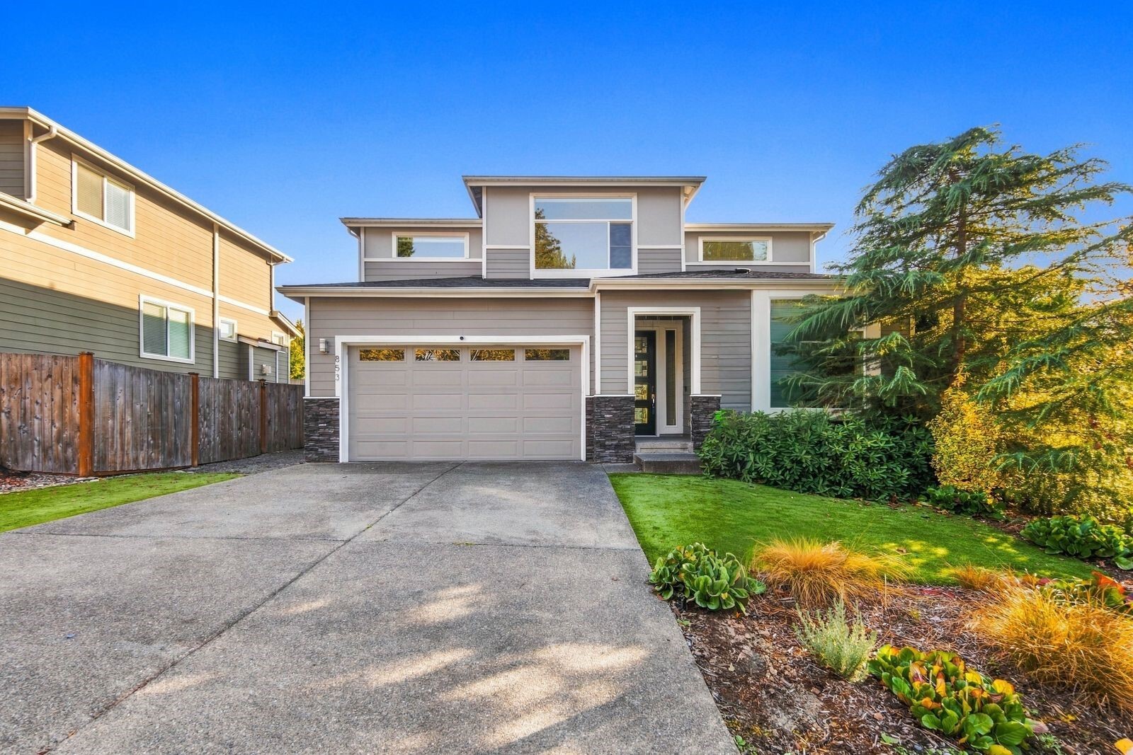 853 S 49th Street