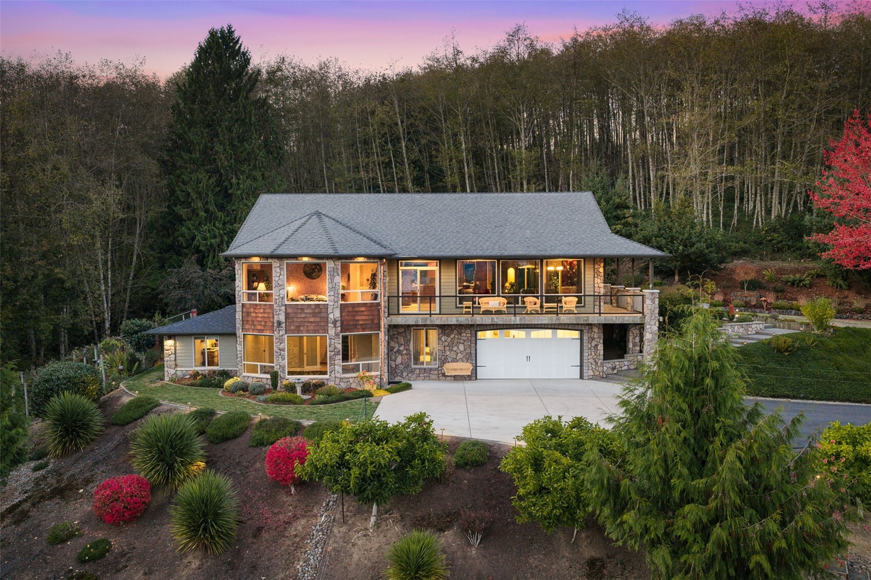 220 Lazy Road