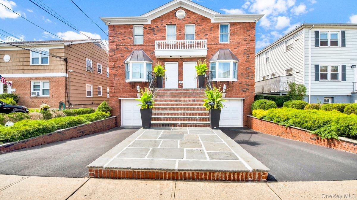 27 Woodside Avenue Unit: Apt B