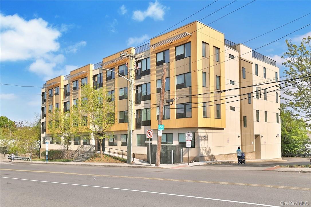 68 Lake Street Unit: 305
